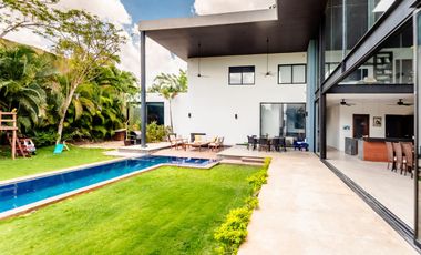 Casa en venta con paneles solares en Montes de Ame