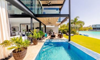 Casa amueblada y con páneles en renta frente al lago Kanha, YCC