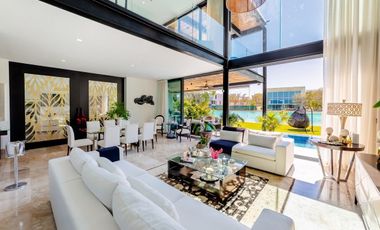 Casa amueblada y con páneles en renta frente al lago Kanha, YCC