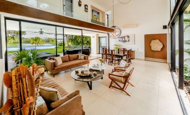 Casa con acción en venta frente al lago Kilil en el Yucatán Country Club
