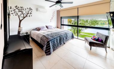 Casa con acción en venta frente al lago Kilil en el Yucatán Country Club