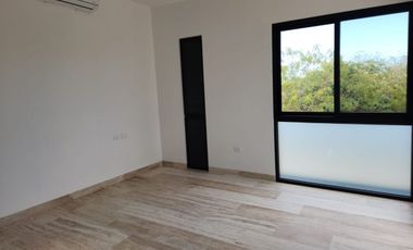 Casa en venta con páneles solares en el Yucatán Country Club