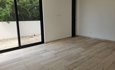 Casa en venta con páneles solares en el Yucatán Country Club