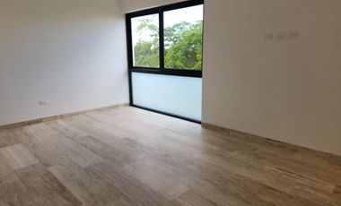 Casa en venta con páneles solares en el Yucatán Country Club