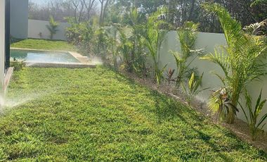 Casa en venta con páneles solares en el Yucatán Country Club