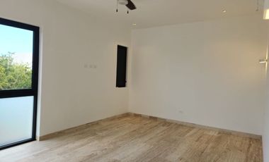 Casa en venta con páneles solares en el Yucatán Country Club