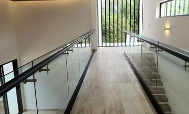 Casa en venta con páneles solares en el Yucatán Country Club