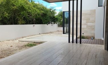 Casa en venta con páneles solares en el Yucatán Country Club