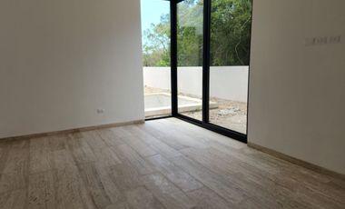 Casa en venta con páneles solares en el Yucatán Country Club
