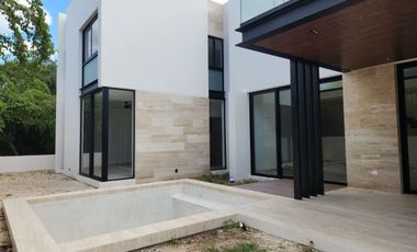 Casa en venta con páneles solares en el Yucatán Country Club