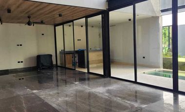 Casa en venta en privada Kutz en el Yucatán Country Club