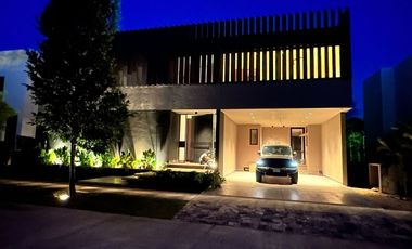 Casa en venta en privada Kutz en el Yucatán Country Club
