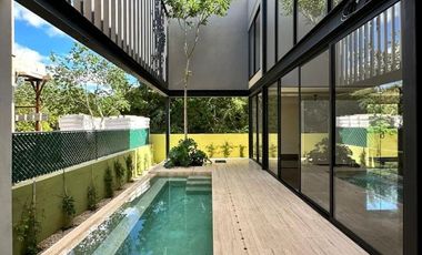 Casa en venta en privada Kutz en el Yucatán Country Club