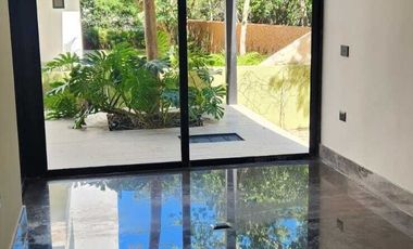 Casa en venta en privada Kutz en el Yucatán Country Club