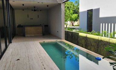 Casa en venta en privada Kutz en el Yucatán Country Club