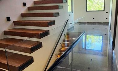 Casa en venta en privada Kutz en el Yucatán Country Club