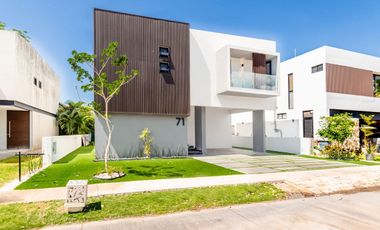 Casa en venta con paneles solares en el Yucatán Country Club