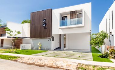 Casa en venta con paneles solares en el Yucatán Country Club