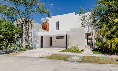 Casa en venta en Privada Kutz en el Yucatán Country Club