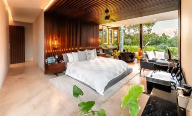 Casa en venta frente a un lago en  campo de golf