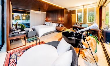 Casa en venta frente a un lago en  campo de golf