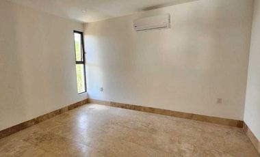 Preventa de casa frente al lago Kanha en en Yucatán Country Club