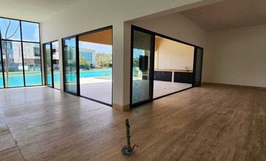 Preventa de casa frente al lago Kanha en en Yucatán Country Club