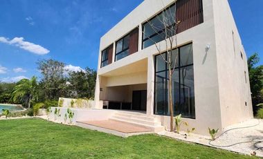 Preventa de casa frente al lago Kanha en en Yucatán Country Club