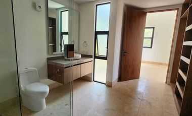 Preventa de casa frente al lago Kanha en en Yucatán Country Club