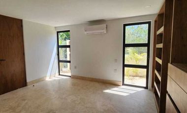 Preventa de casa frente al lago Kanha en en Yucatán Country Club