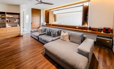 Casa en venta frente al lago con paneles solares