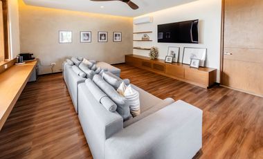 Casa en venta frente al lago con paneles solares