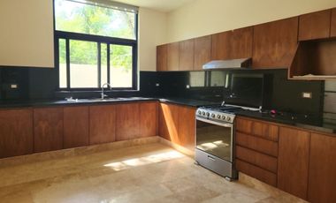 Casa en venta o renta en el Yucatan Country Club