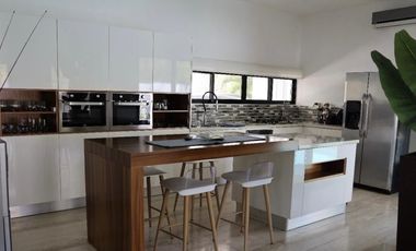 Preciosa casa en renta/venta en el Yucatán Country Club