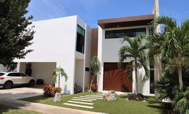 Preciosa casa en renta/venta en el Yucatán Country Club