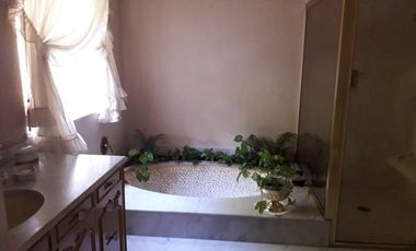 Casa  en venta con Jardín  Bosque de las Lomas