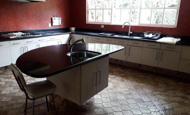 Casa  en venta con Jardín  Bosque de las Lomas