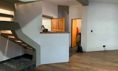 Muy amplia casa en col. del Carmen Coyoacán