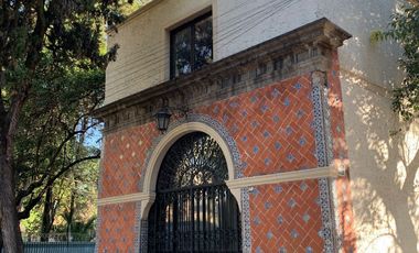 Muy amplia casa en col. del Carmen Coyoacán