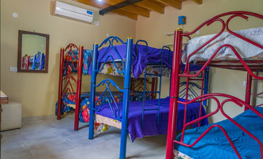 VENTA DE CASA MODERNA CON PISCINA EN VISTALBA – LUJN DE CUYO, MZA