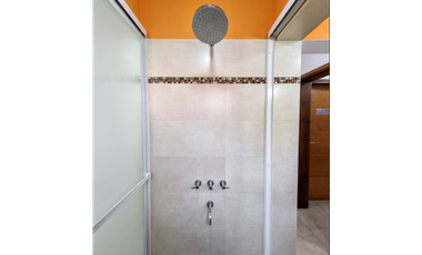 VENTA DE CASA MODERNA CON PISCINA EN VISTALBA – LUJN DE CUYO, MZA