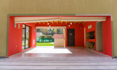 VENTA DE CASA MODERNA CON PISCINA EN VISTALBA – LUJN DE CUYO, MZA