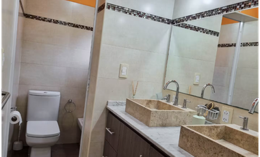 VENTA DE CASA MODERNA CON PISCINA EN VISTALBA – LUJN DE CUYO, MZA