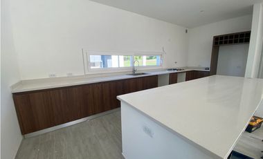 CASA EN VENTA EN COSTA ESMERALDA -SENDEROS IV 391