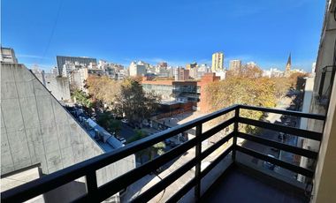 5 AMBIENTES A LA CALLE TOTALMENTE RECICLADO CON COCHERA - MITRE 1389
