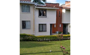 Venta hermosa casa unifamiliar San Antonio de Prado, unidad cerrada