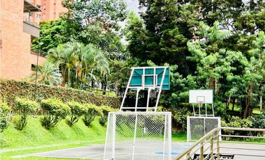 VENDO APARTAMENTO CON HERMOSA VISTAEN EL POBLADO - LA TOMATERA