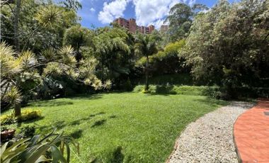 Hermosa casa en la Calera el Poblado
