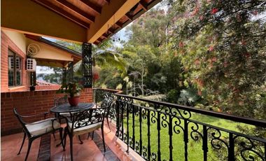 Hermosa casa en la Calera el Poblado
