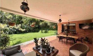 Hermosa casa en la Calera el Poblado